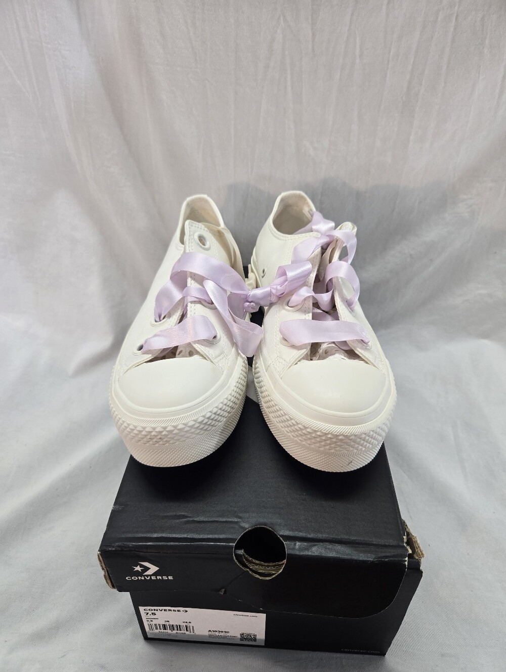 Converse Chuck Taylor Lift Platform Egret Low Shoe Women's 7.5 Sneakers New - Picture 3 of 7